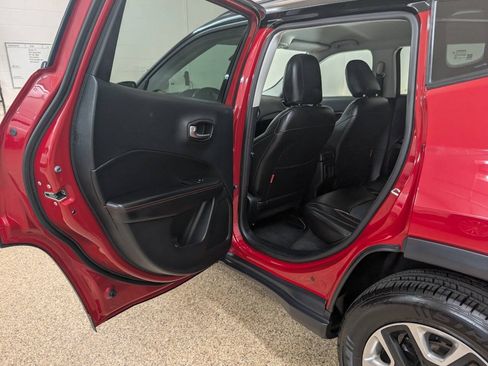 Used 2018 Jeep Compass Trailhawk w/ Safety & Security Group AWD/4WD image 14