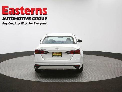 Used 2025 Nissan Altima 2.5 SV FWD image 36