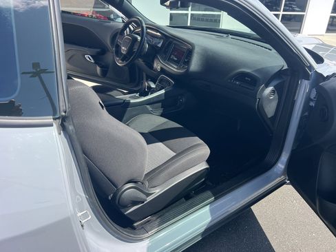 Used 2022 Dodge Challenger R/T w/ Blacktop Package image 21