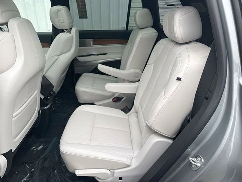 Used 2026 Cadillac Vistiq Sport image 28