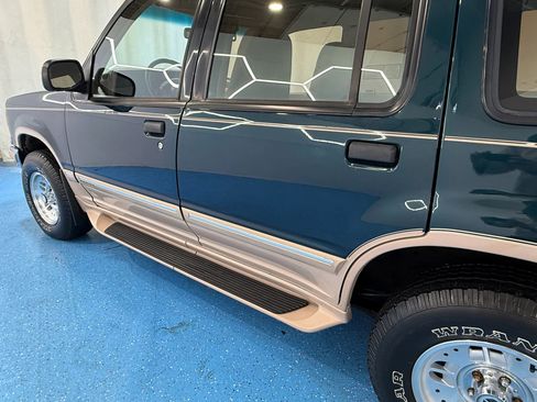 Used 1994 Ford Explorer 4WD 4-Door image 14