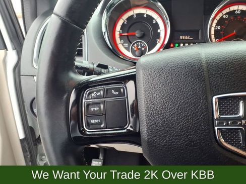 Used 2016 Dodge Grand Caravan SE FWD image 30