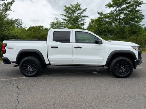 Used 2024 Chevrolet Colorado Trail Boss w/ Technology Package AWD/4WD image 21