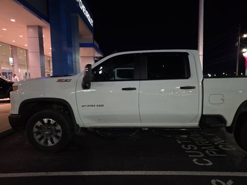 Certified 2025 Chevrolet Silverado 2500 Custom w/ Custom Value Package image 2