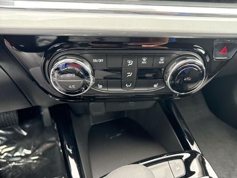 Certified 2026 Chevrolet Trax LT w/ Driver Confidence Package FWD image 11