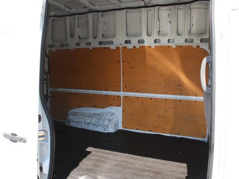 Used 2020 Nissan NV 2500 SV RWD image 13