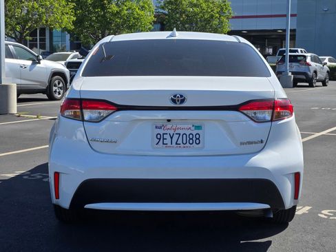 Used 2022 Toyota Corolla LE FWD image 5