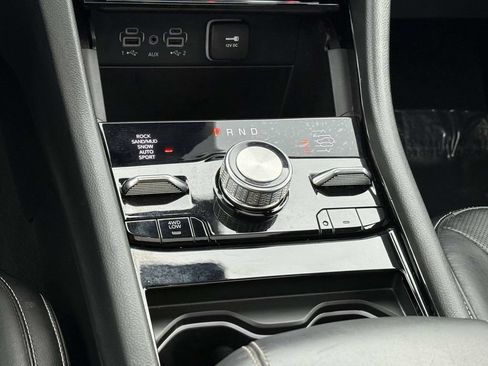 Certified 2023 Jeep Grand Cherokee Overland AWD/4WD image 22