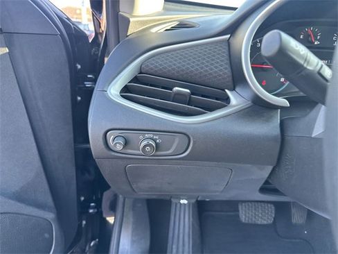 Used 2023 Chevrolet Malibu LS image 12