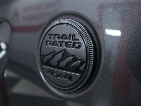 Used 2021 Jeep Gladiator Overland AWD/4WD image 34