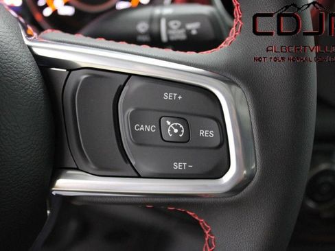 Used 2023 Jeep Gladiator Rubicon w/ Cold Weather Group AWD/4WD image 45