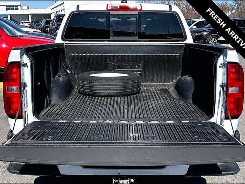 Used 2022 Chevrolet Colorado LT w/ LT Convenience Package image 7