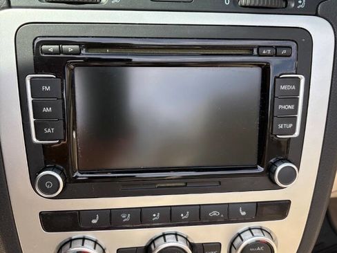 Used 2013 Volkswagen Eos Komfort image 47