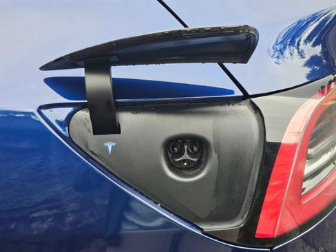 Used 2023 Tesla Model Y AWD image 32