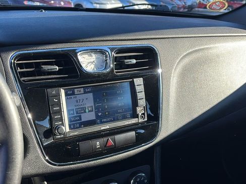 Used 2012 Chrysler 200 Touring image 19