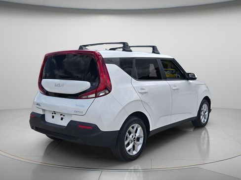 Used 2022 Kia Soul LX w/ Technology Package FWD image 7