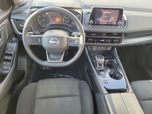 Certified 2025 Nissan Rogue SV image 19