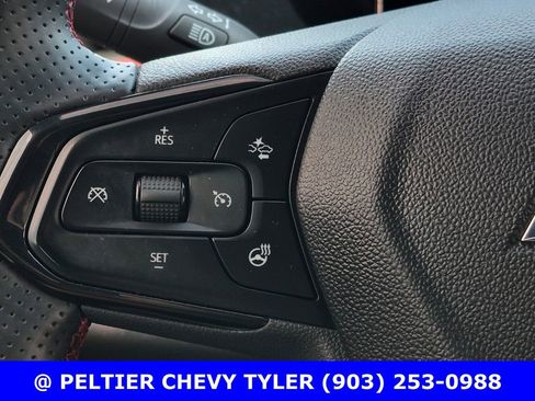Used 2024 Chevrolet Trax RS w/ Sunroof Package FWD image 20