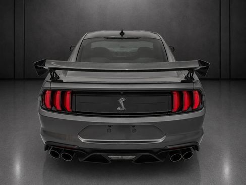 Used 2021 Ford Mustang Shelby GT500 w/ Carbon Fiber Track Pack RWD image 4