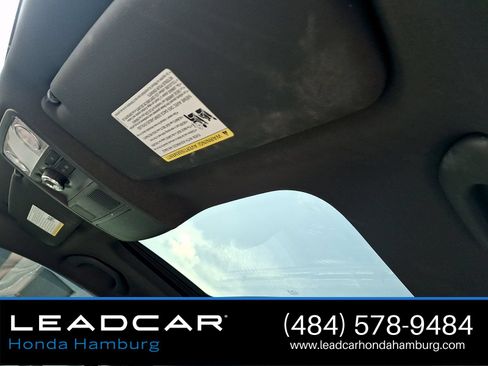 Used 2018 Volkswagen Passat 3.6 FWD image 15