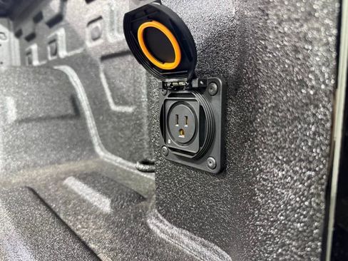 New 2026 GMC Sierra 1500 SLT w/ SLT Premium Package image 9