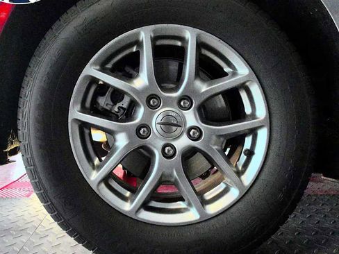 Used 2021 Chrysler Pacifica Touring w/ Cold Weather Group FWD image 10