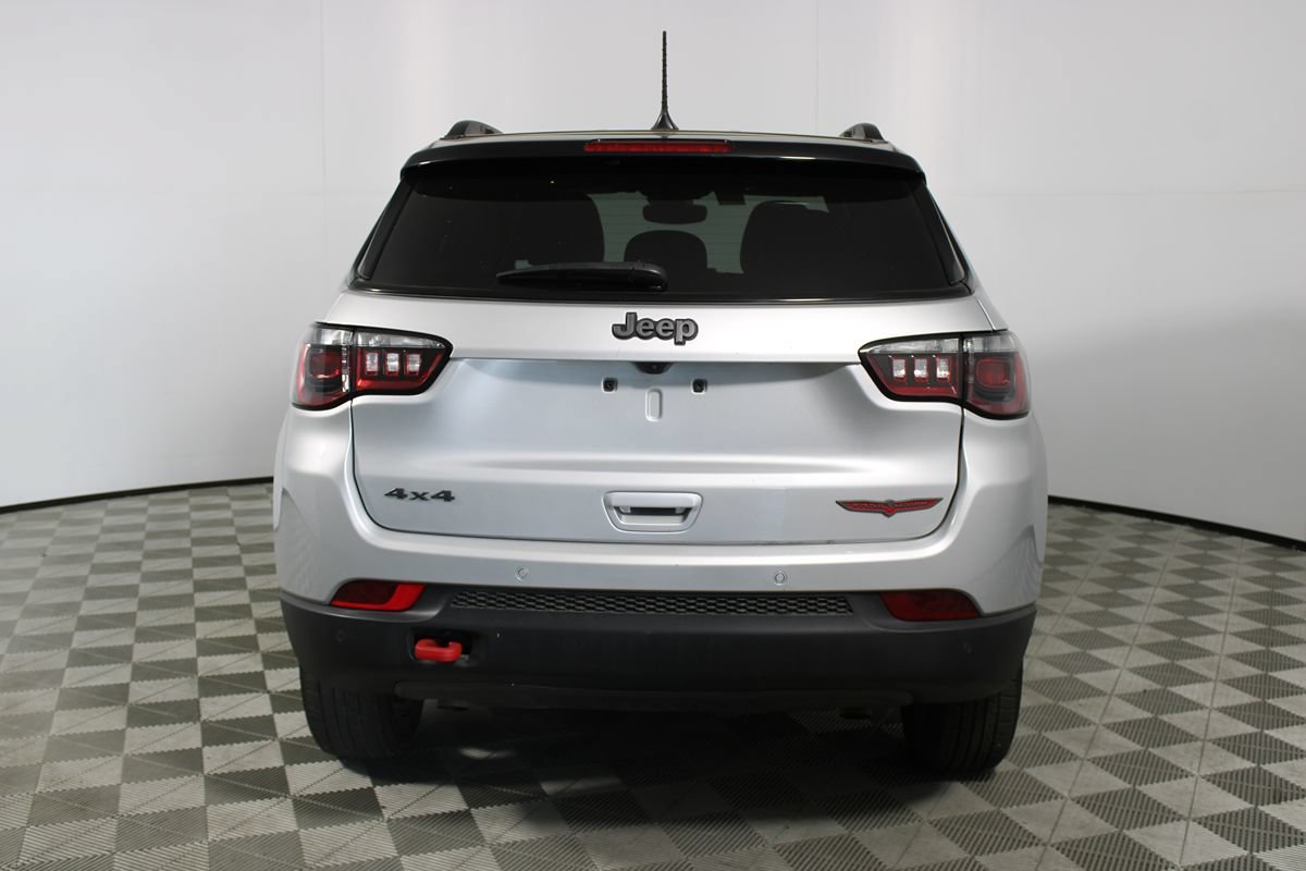 Used 2025 Jeep Compass Trailhawk AWD/4WD image 34