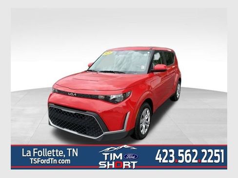 Used 2025 Kia Soul LX FWD image 1