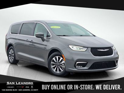 Certified 2022 Chrysler Pacifica Touring-L