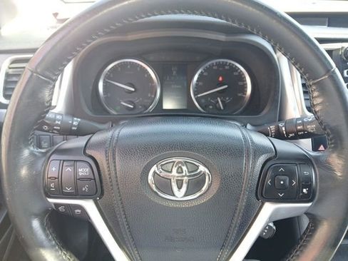 Used 2015 Toyota Highlander Limited image 44