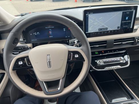 Certified 2024 Lincoln Corsair AWD w/ Equipment Group 101A image 13