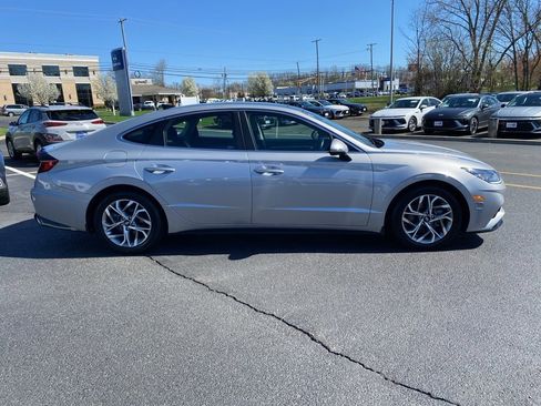 Certified 2023 Hyundai Sonata SEL w/ Convenience Package FWD image 2