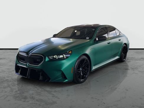 Used 2025 BMW M5 w/ Carbon Package AWD/4WD image 4