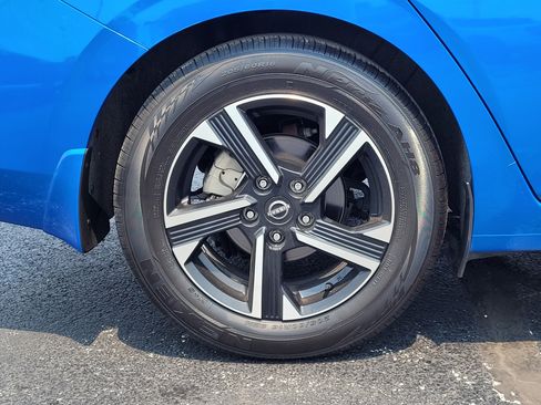 Used 2025 Nissan Sentra SV FWD image 10