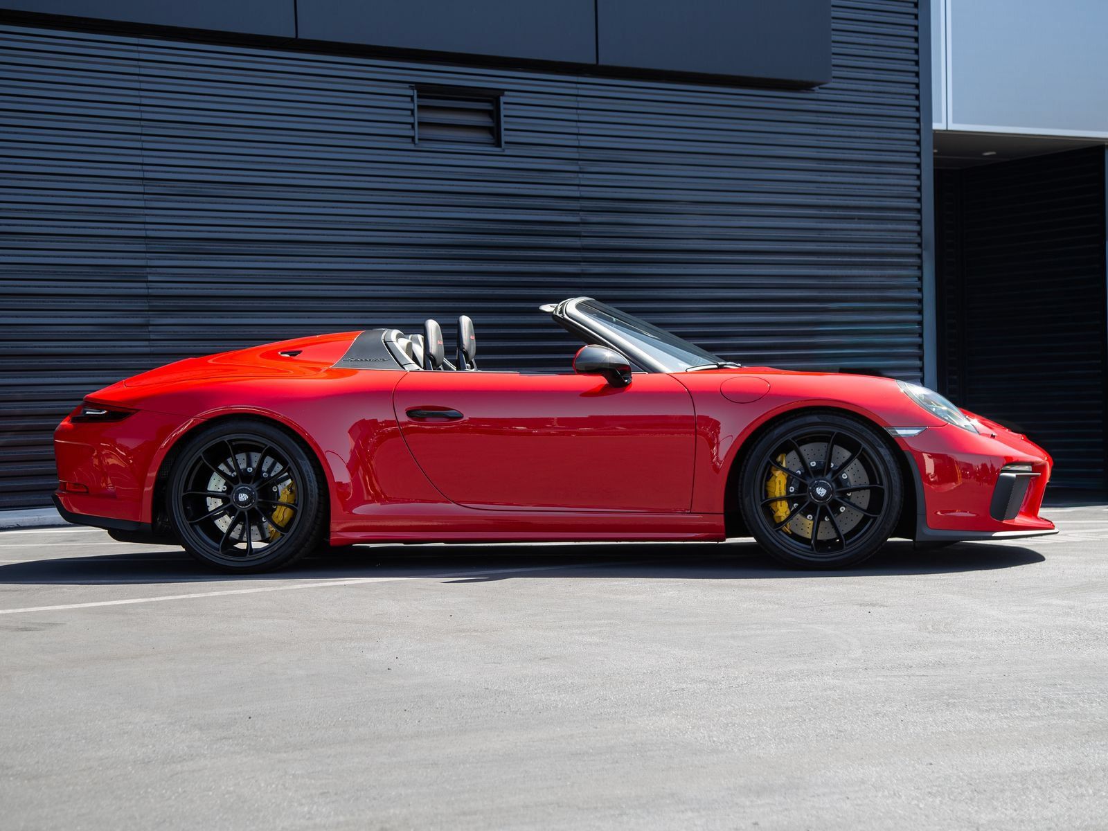 Used 2019 Porsche 911 Speedster RWD image 2