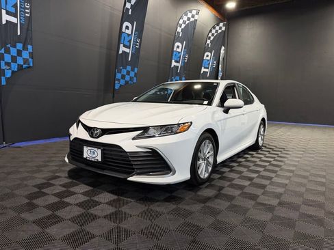Used 2022 Toyota Camry LE FWD image 1
