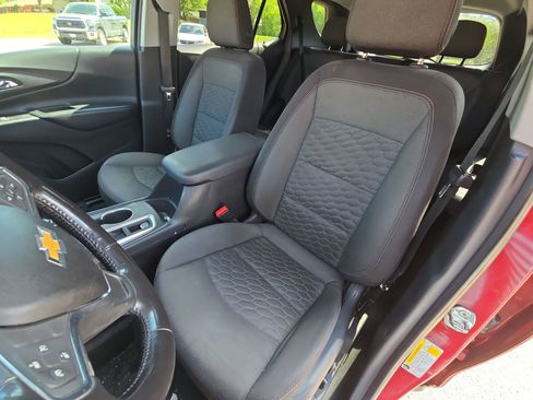 Used 2018 Chevrolet Equinox LT image 11