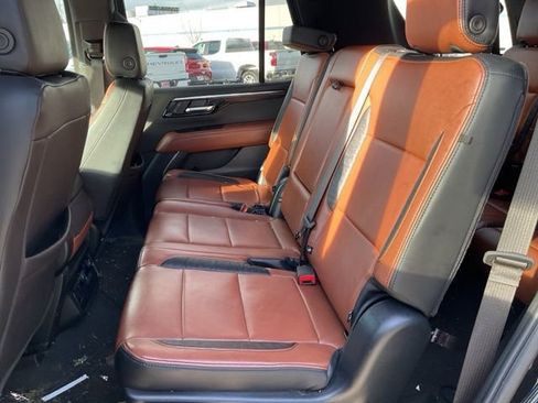 Used 2025 Chevrolet Tahoe LS image 25