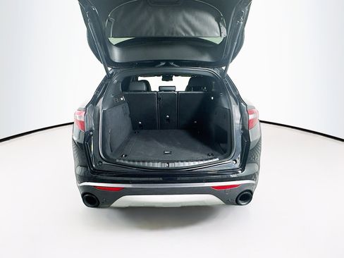 Used 2022 Alfa Romeo Stelvio Ti image 31