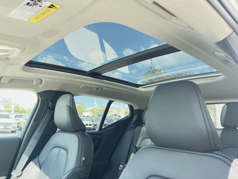 Certified 2023 Volvo XC40 B5 Plus w/ Climate Package AWD/4WD image 21