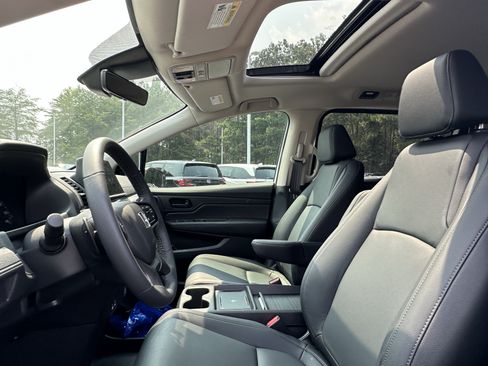 Used 2026 Honda Odyssey EX-L image 7
