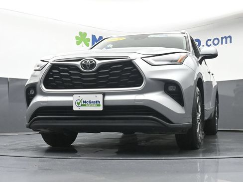 Used 2021 Toyota Highlander XLE AWD/4WD image 7
