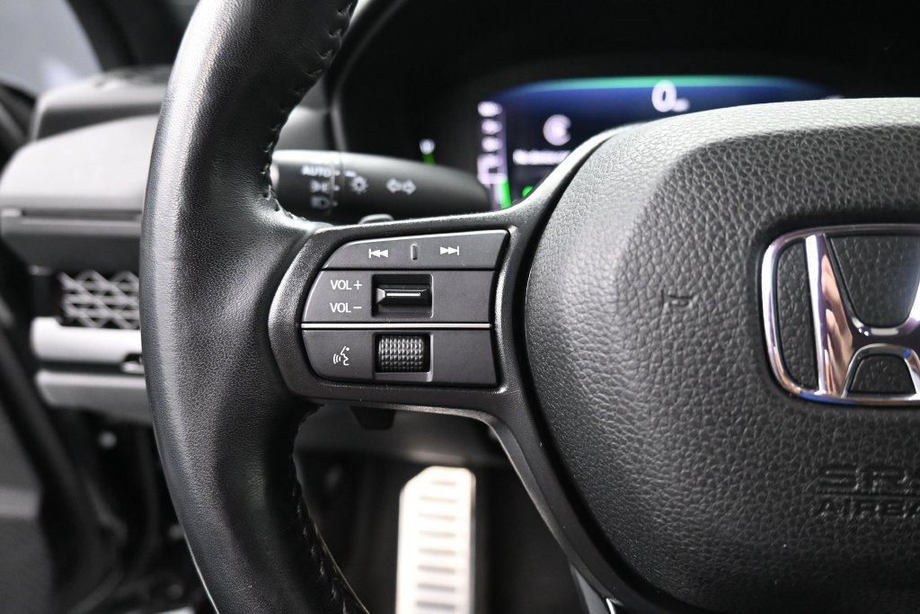 Used 2025 Honda Accord Sport image 32