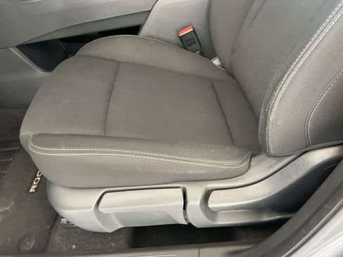 Used 2024 Nissan Rogue S AWD/4WD image 12