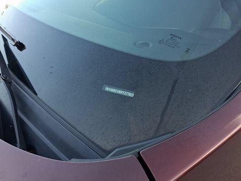 Used 2024 Nissan Sentra SV FWD image 29