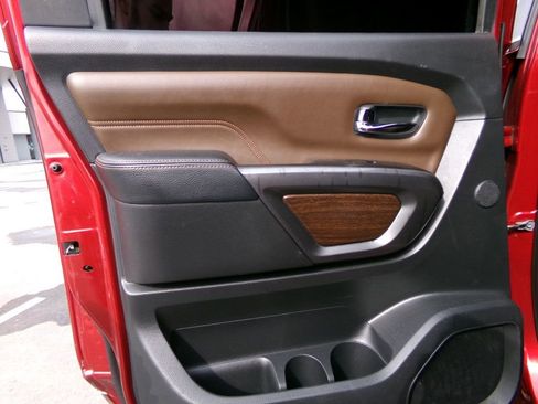 Used 2017 Nissan Titan Platinum Reserve image 10