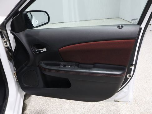 Used 2011 Dodge Avenger Heat image 24