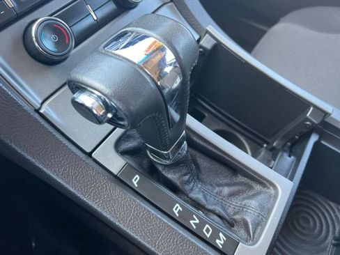 Used 2010 Ford Taurus SEL FWD image 16