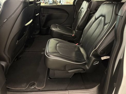 Used 2023 Chrysler Pacifica Limited w/ Uconnect Theater Family Group AWD/4WD image 23