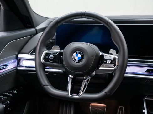 Used 2025 BMW 740i xDrive w/ Premium Package AWD/4WD image 11
